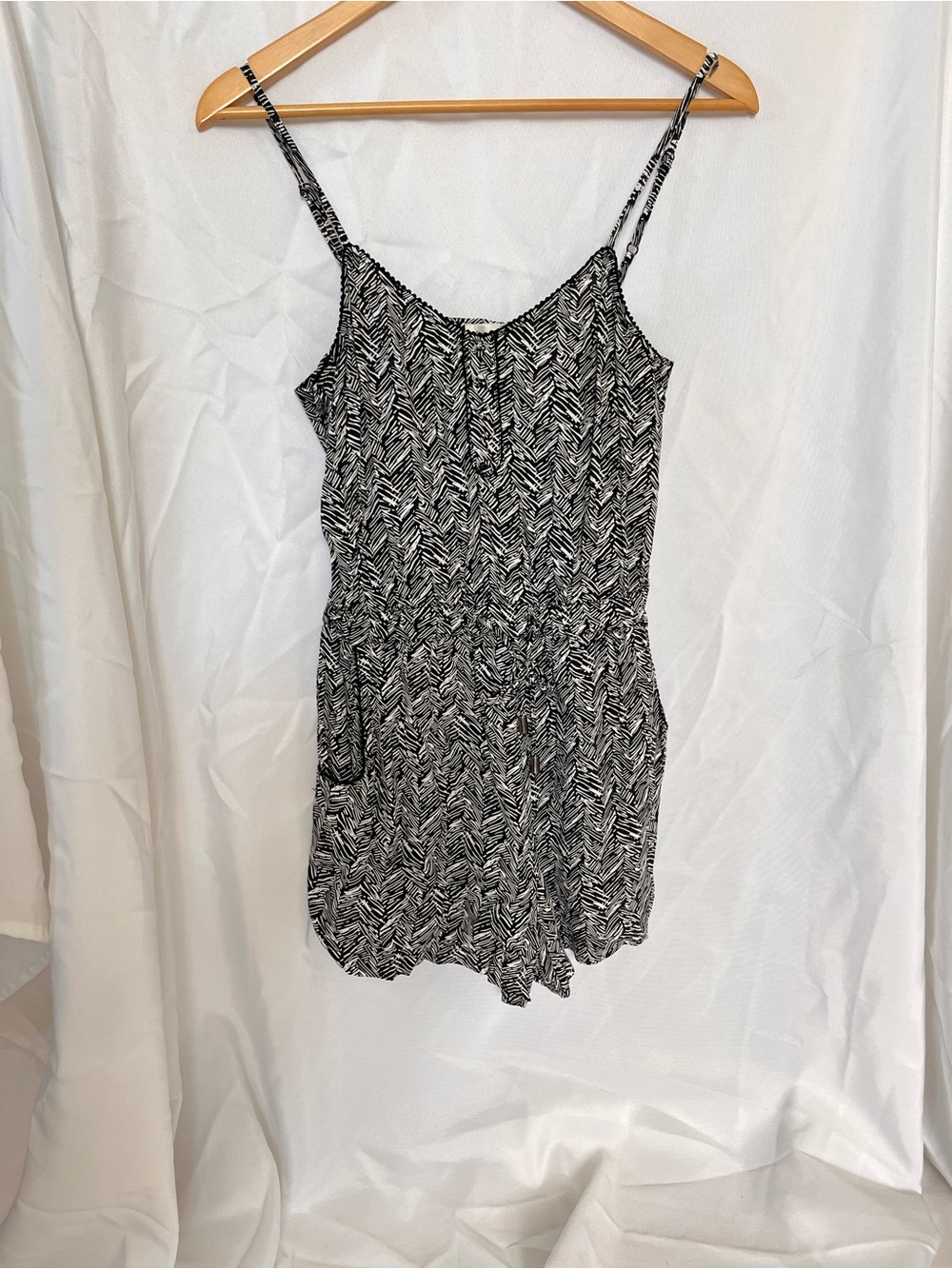 Dynamite Black & White Abstract Printed Romper